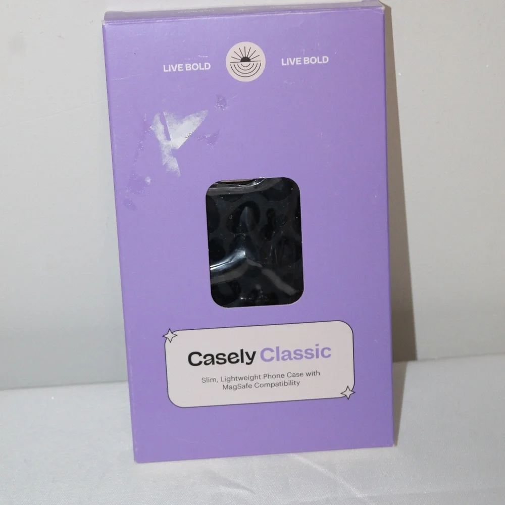 Casely Classic Into the Wild Black Leopard Case. 16 Pro